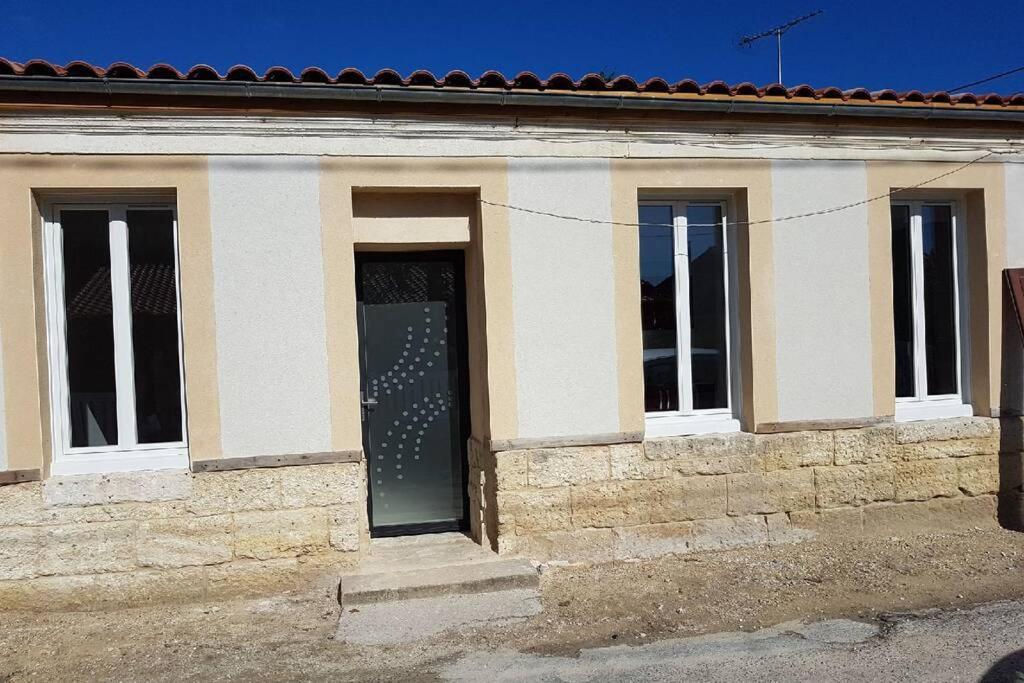 Maison Classee 2 Etoiles En Plein Coeur De Margaux Villa Exterior foto